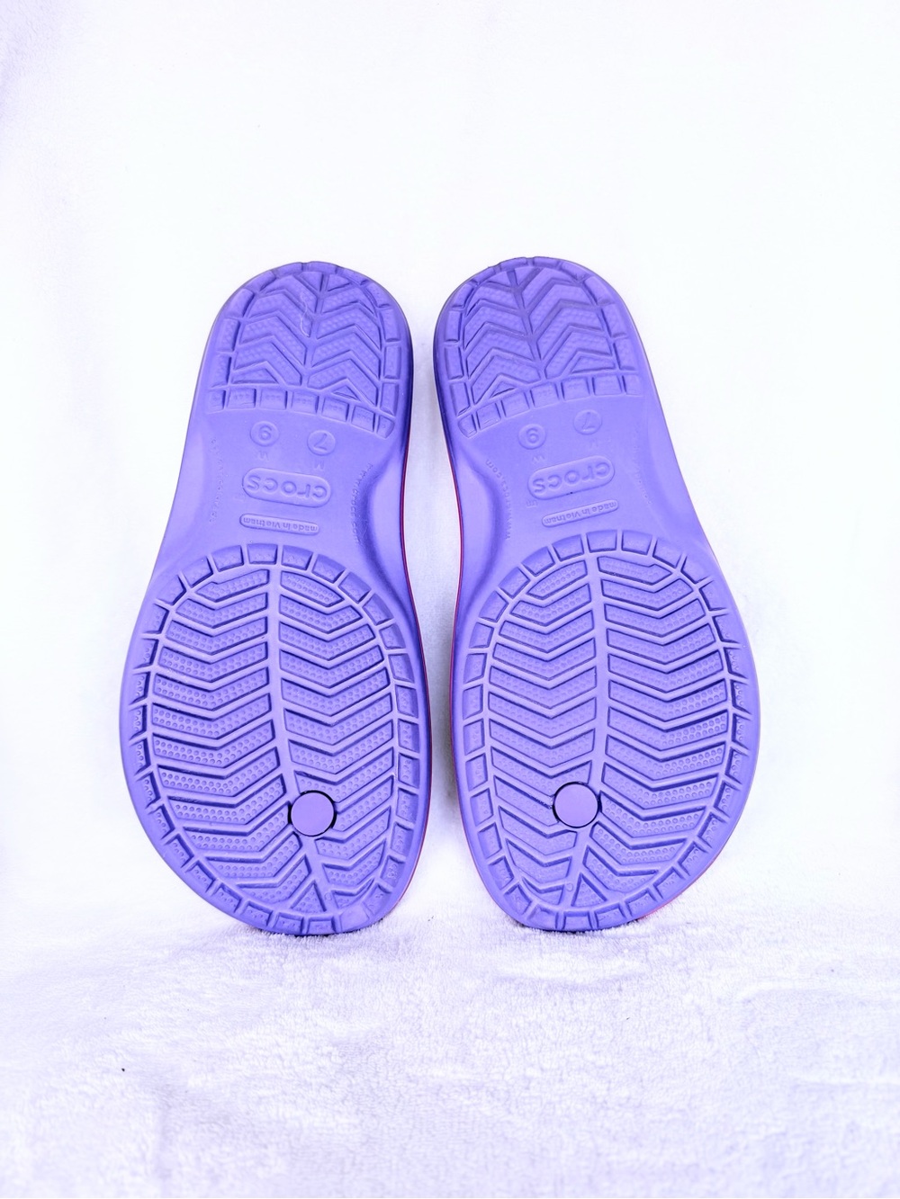 Crocs Crocband Flip Flops Purple Pink Stripe Unisex Mens 7 Womens 9 Sandals - Picture 11 of 11